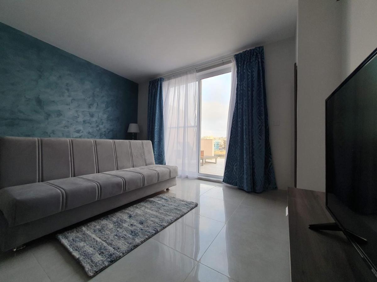Marbella Holiday Apartments - Seafront - Wifi Марсаскала Екстериор снимка